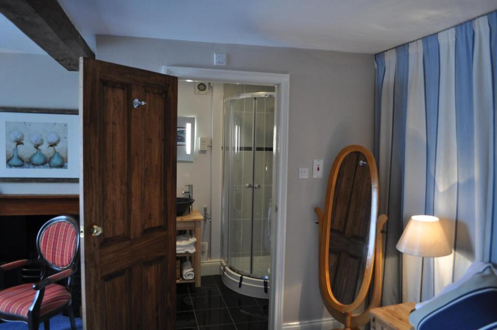 Old Ivy House Bed & Breakfast Нанитон Номер фото